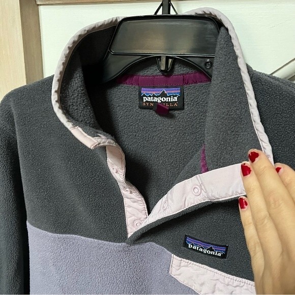 Patagonia's Lightweight Synchilla Snap-T Pullover in Smoky Violet S NWOT - Picture 6 of 12